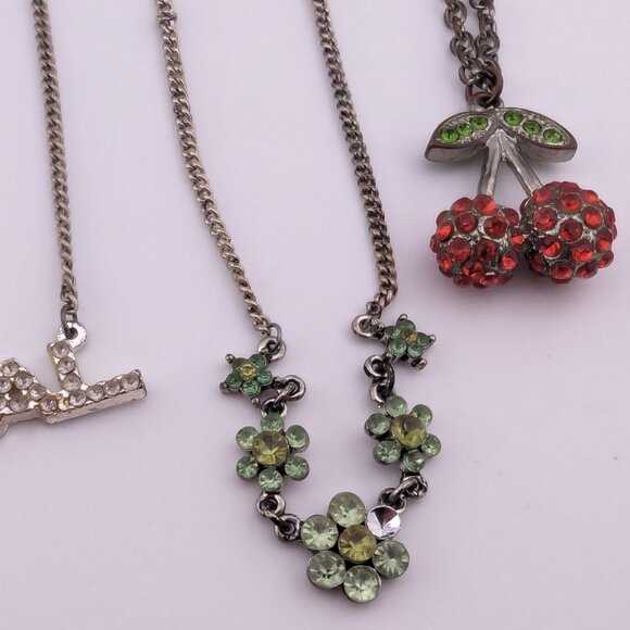 Bundle of 7 Necklaces - Picture 9 of 10